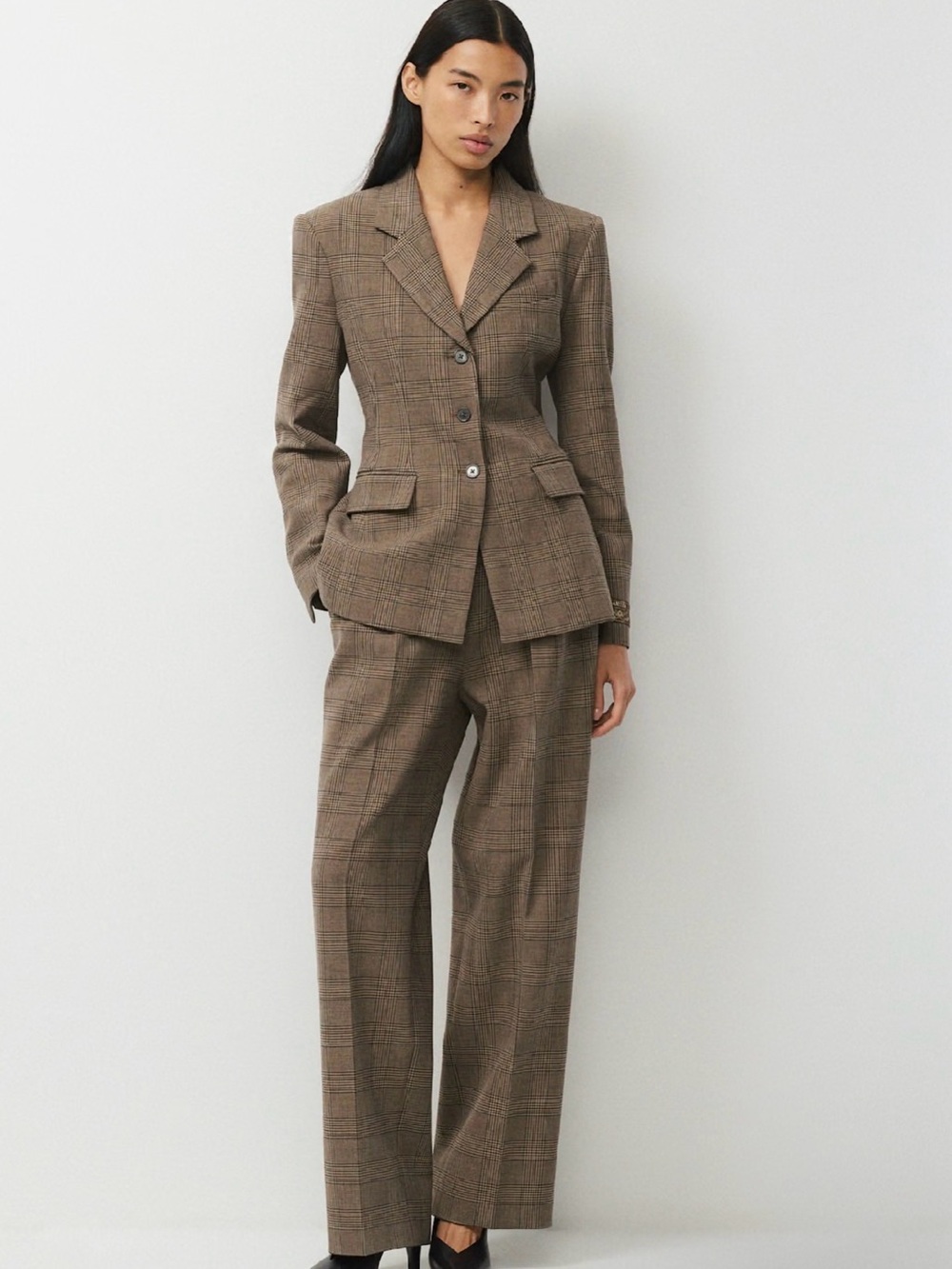 🤎 NEW Aritzia
Producer Blazer - Eversential™ Brown / Taupe